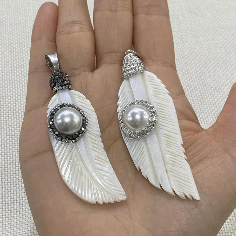 Kolye Doğal Beyaz Kabuk Yaprak İşlemeli Yuvarlak Sedef Oymalı Charm Takı Yapımı Kendin Yap Kolye_voghion.com