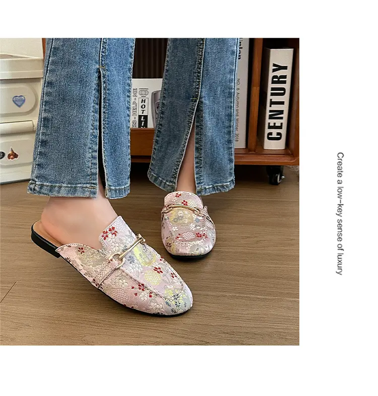 Embroidered Floral Flat Sandals For Women Versatile Half Slippers_voghion.com