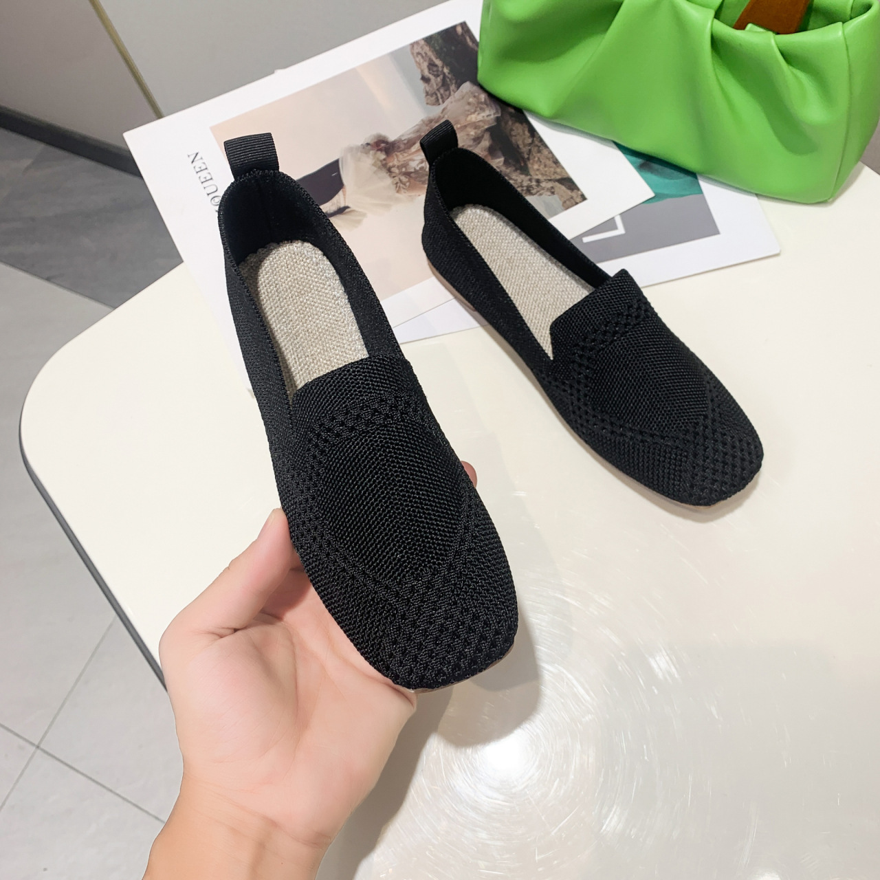 Flache Loafer mit quadratischem Kopf und einfarbiger Damensohle_voghion.com