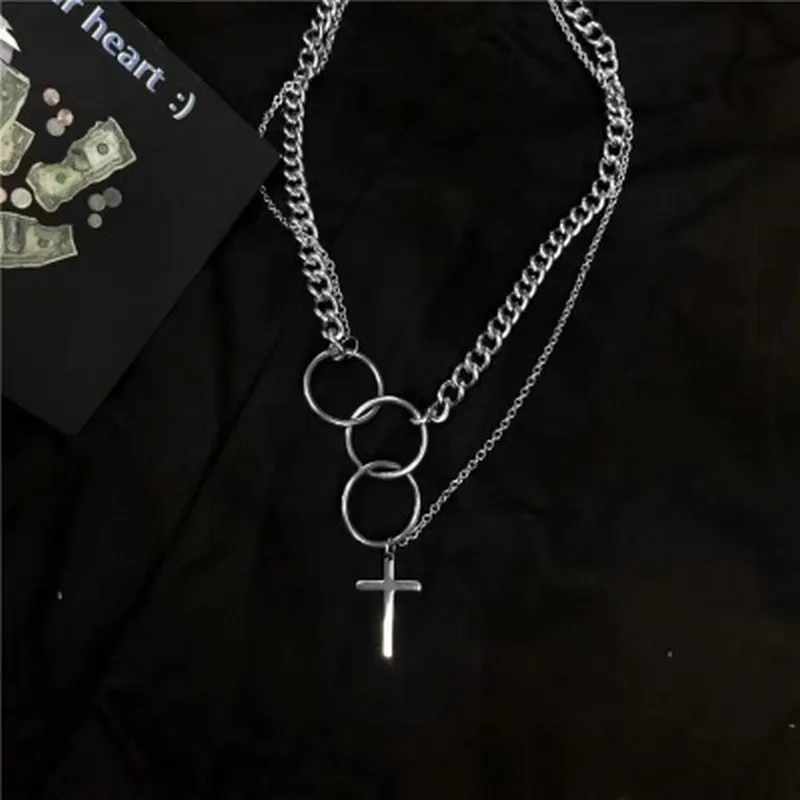 Warstwowy naszyjnik z łańcuchem krzyżem i kołami rock unisex_voghion.com