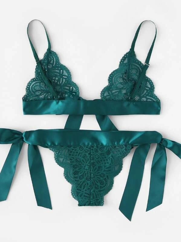 2024 New Style Zweiteiliger Cut-Out-Bikini Mode Sexy Spitzen-Krawatten-Dreipunkt-Dessous_voghion.com