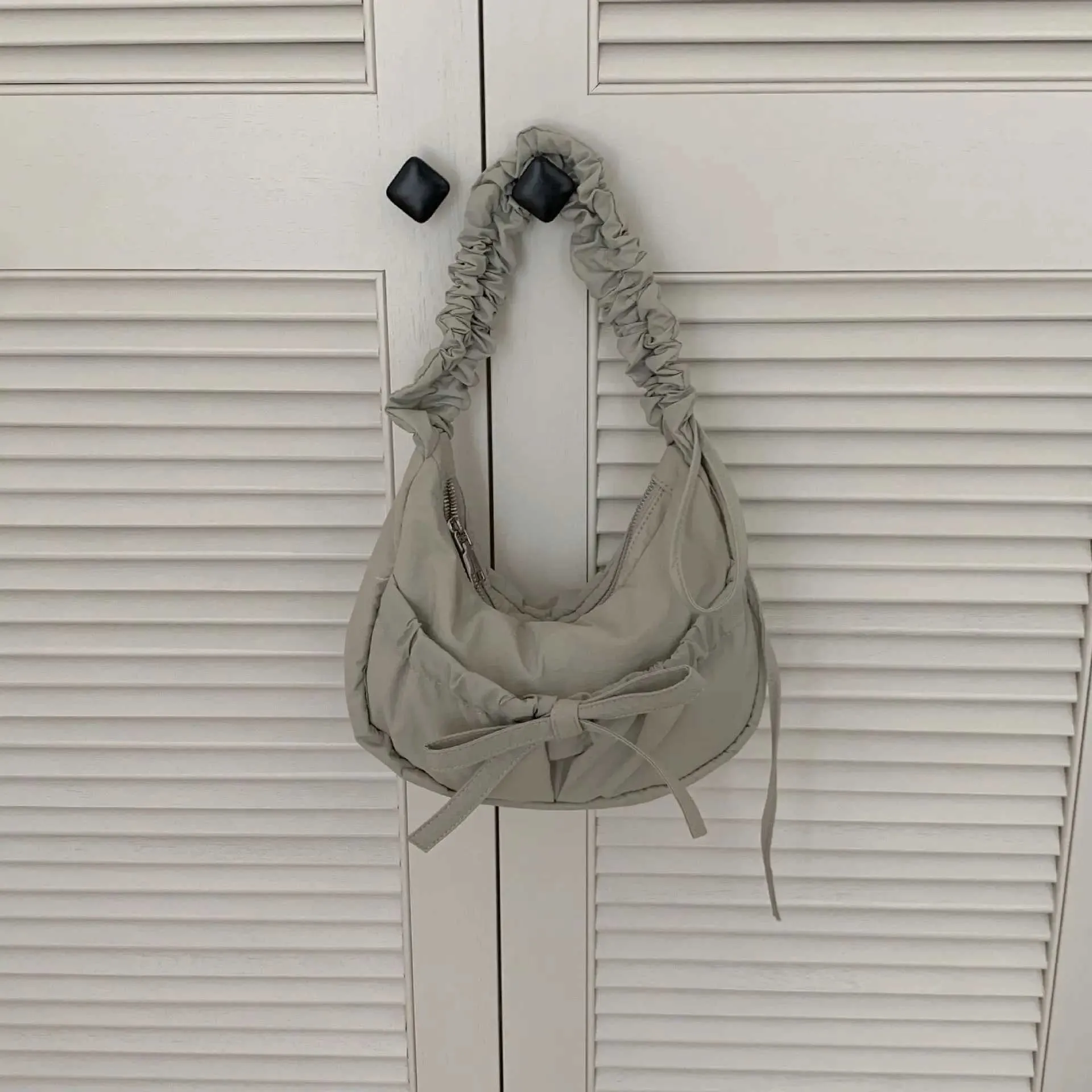 Womens Waterproof Nylon Shoulder Bag Large Capacity Handbag Tote_voghion.com