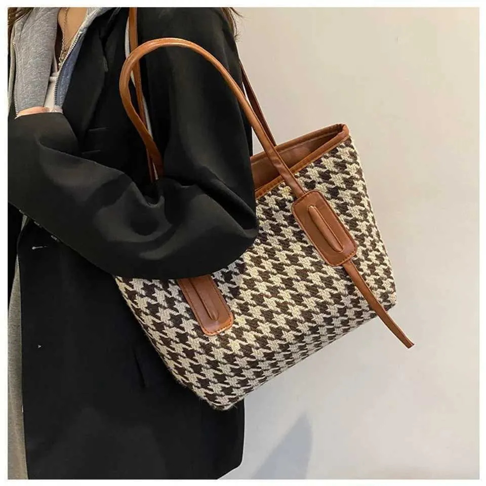 Womens Shoulder Bag And Tote Bag Large Capacity Grid Pattern Bag_voghion.com