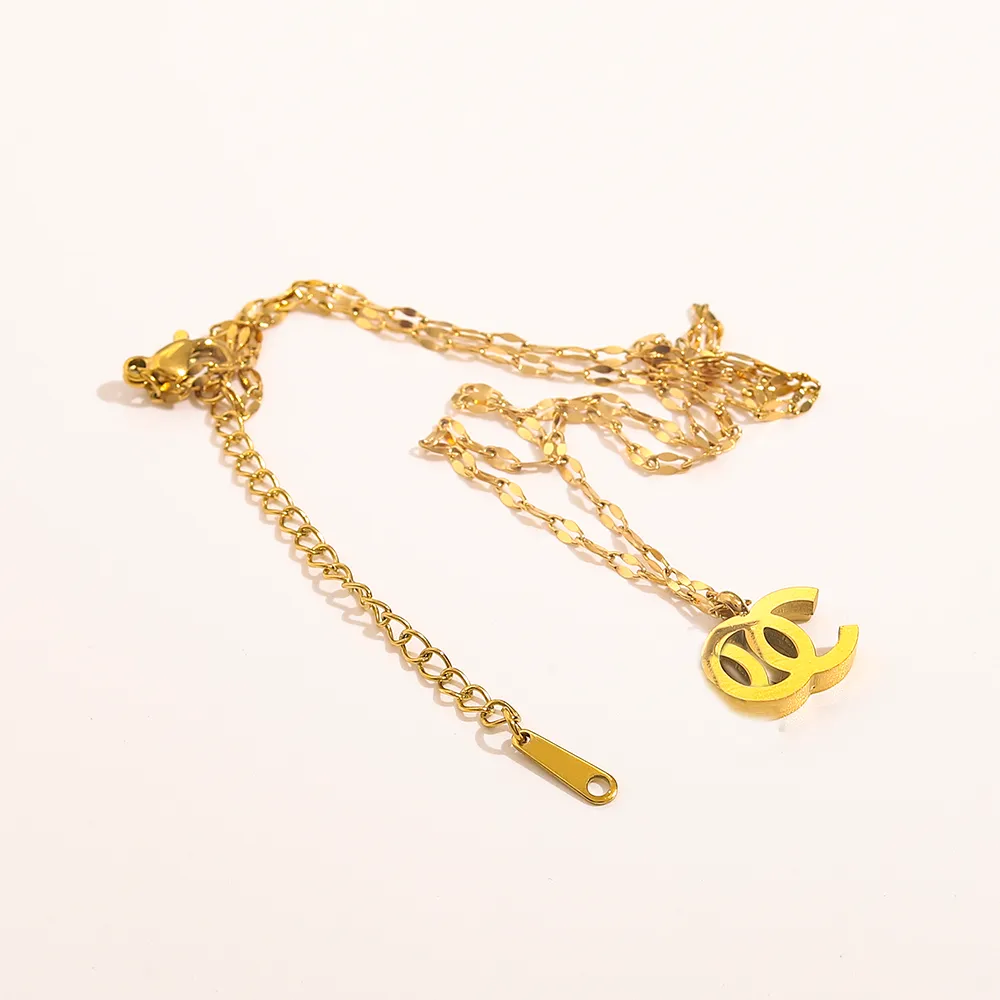 Collar de diseñador de moda para mujer, gargantilla, cadena colgante, collar de letras de acero inoxidable chapado en oro, joyería llamativa_voghion.com