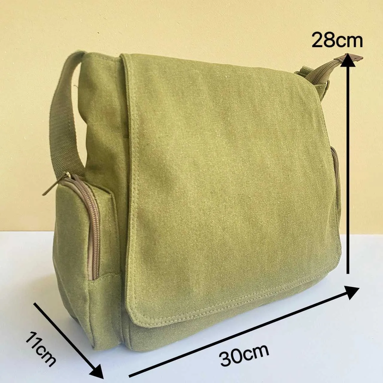 Canvas Shoulder Bag For Men Retro Style Lightweight Crossbody Bag_voghion.com