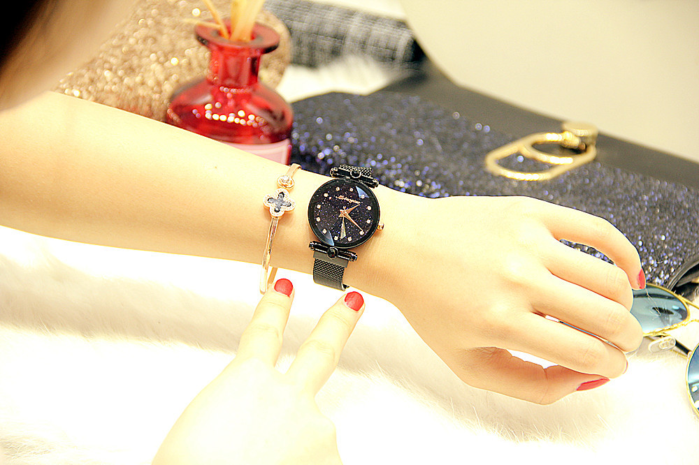Versatile 2018 New Women's Korean Edition with Diamond Starry Sky Surface Quartz Waterproof Magnetic Mesh and Trendy_voghion.com
