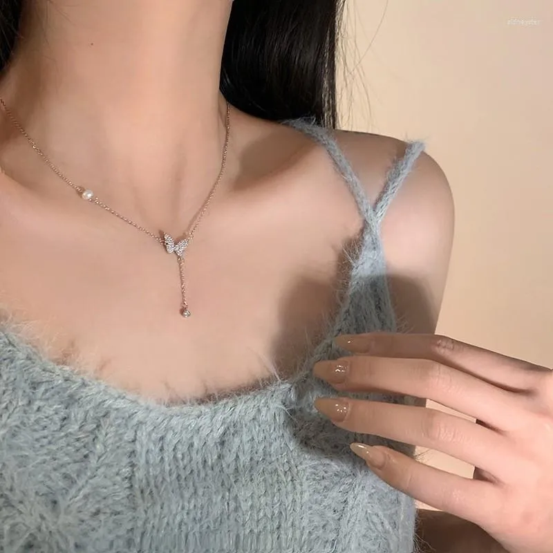 Chains Color Galaxy Pearl Necklace Female Butterfly Indifferent Light Flash Diamond Niche Clavicle Chain_voghion.com