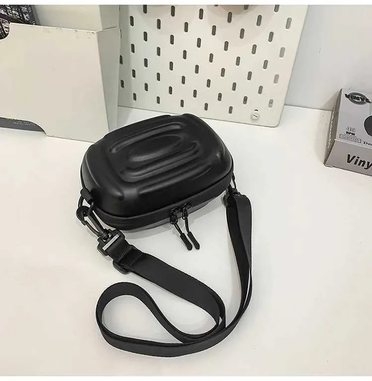 Sac à bandoulière simple polyvalent pour hommes et femmes, nouvelle marque tendance de niche, sac à bandoulière à coque rigide à la mode, petit carré_voghion.com