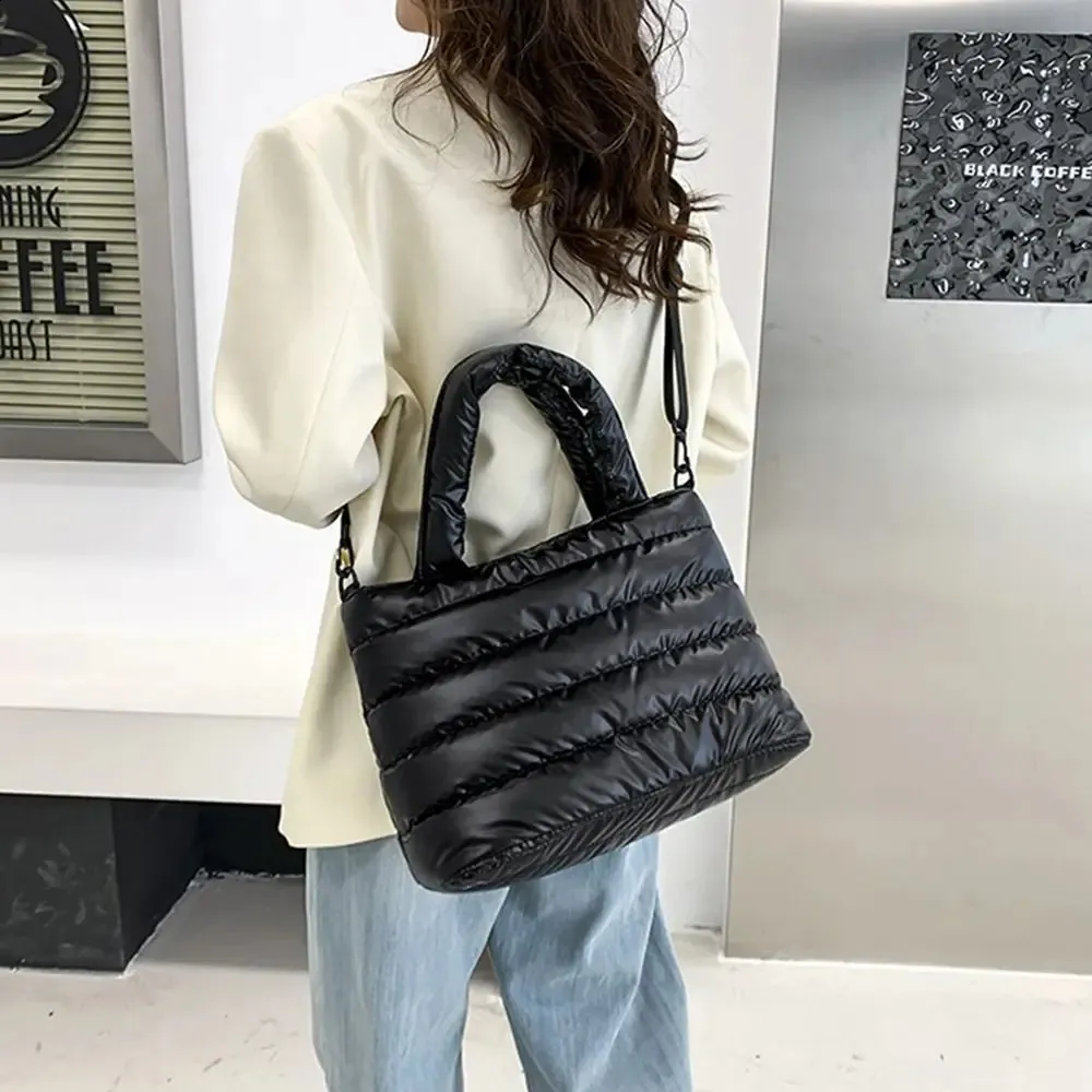 Bolsa tote puffer tiracolo acolchoada leve estofada transversal_voghion.com
