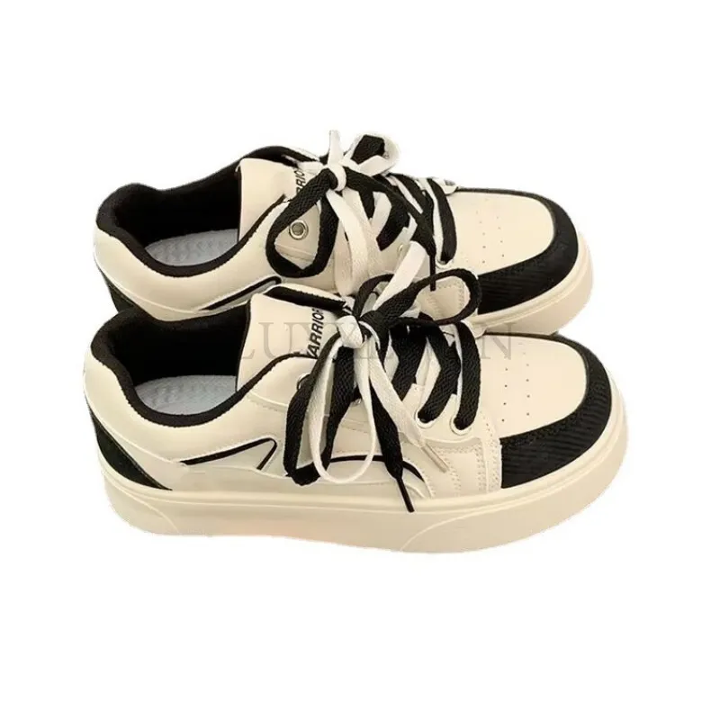 Nuove scarpe bianche versatili da donna, coreane, con blocchi di colore, primavera e autunno, suole spesse, comode e alla moda._voghion.com