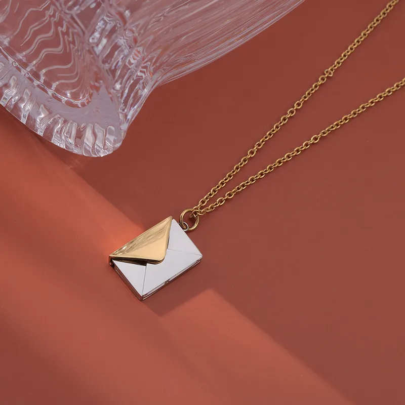 Collier avec pendentif en forme d'enveloppe et de chaîne avec message secret caché Love You en or rose et argent_voghion.com