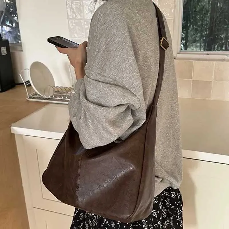 PU Leder Pendler Mode Vintage Casual Maillard Stilvolle Umhängetaschen für Frauen Textur Große Kapazität_voghion.com