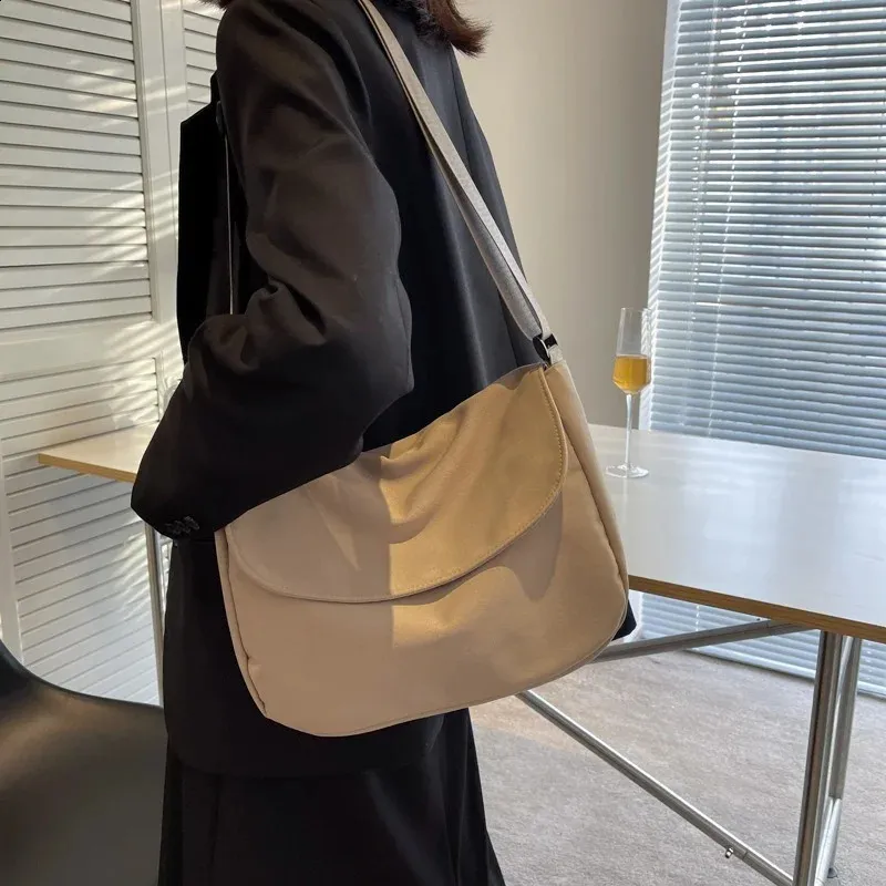 Solid Color Crossbody Simple Ladies Shoulder Waterproof Nylon WomenS Handbags Fashion Messenger Bag Women 240827_voghion.com