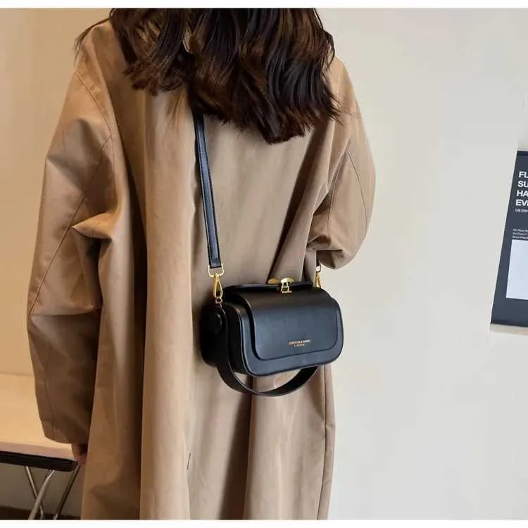 Fashionable and High-end Small Square for Women New Spring/summer Single Shoulder Bag Textured Crossbody Ba241217_voghion.com
