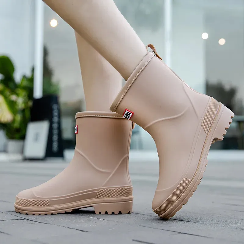 Waterafstotende Water Rubberen Laarzen Vrouw Vrouwelijk Comfort Werk Tuin Galoshes Regenschoenen Sapato Chuva 240606 p_voghion.com