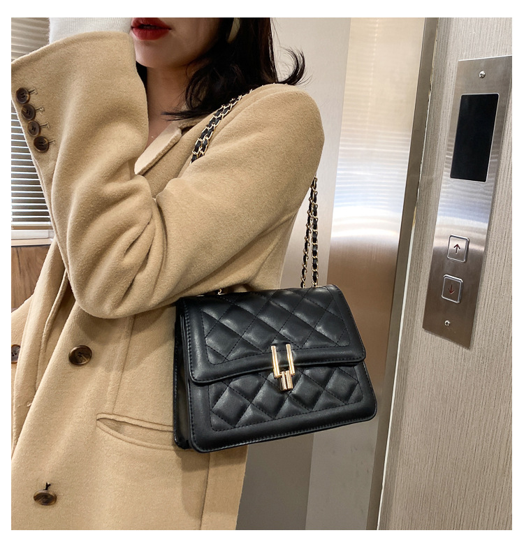 2024 Nuova tendenza Moda Casual Versatile Catena Lingge Borsa a tracolla Piccola borsa quadrata per donna_voghion.com