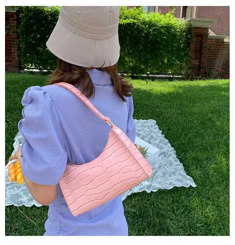 Fashion Exquisite Shopping Bag Retro Casual Totes Shoulder Bags Female Leather Solid Color Chain Handbag for Women_voghion.com