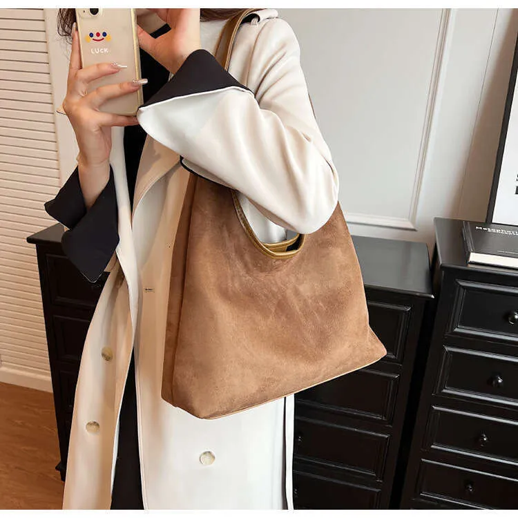 New Retro Niche Suede Women's Versatile Shoulder Fashionable Underarm Tote Bag_voghion.com