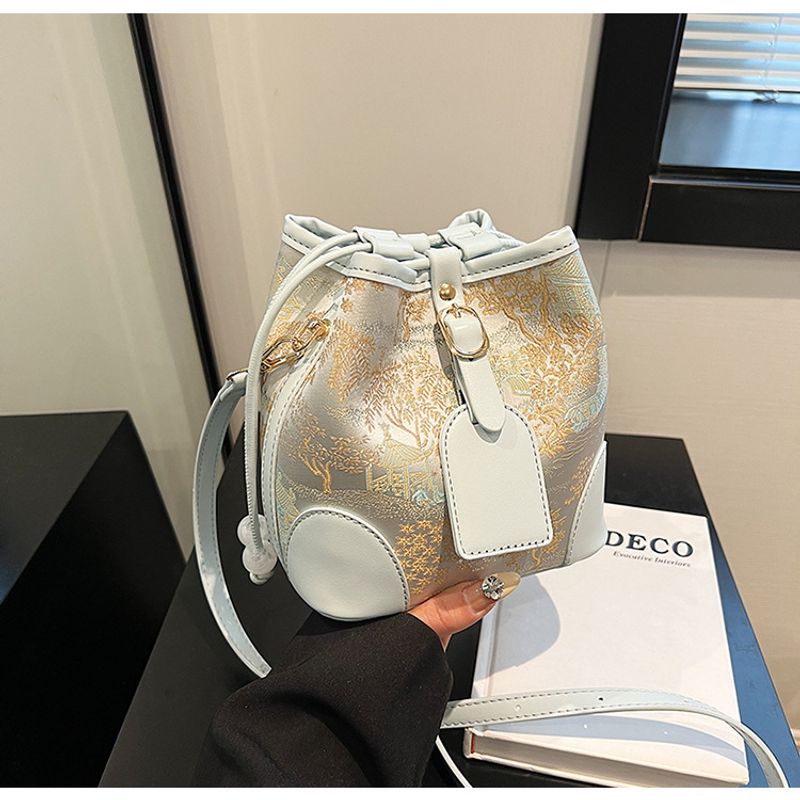 Bestickte kleine Tasche für Damen 2024 Neue trendige, einfache und vielseitige Beuteltasche, Cheongsam, Schultertasche,_voghion.com