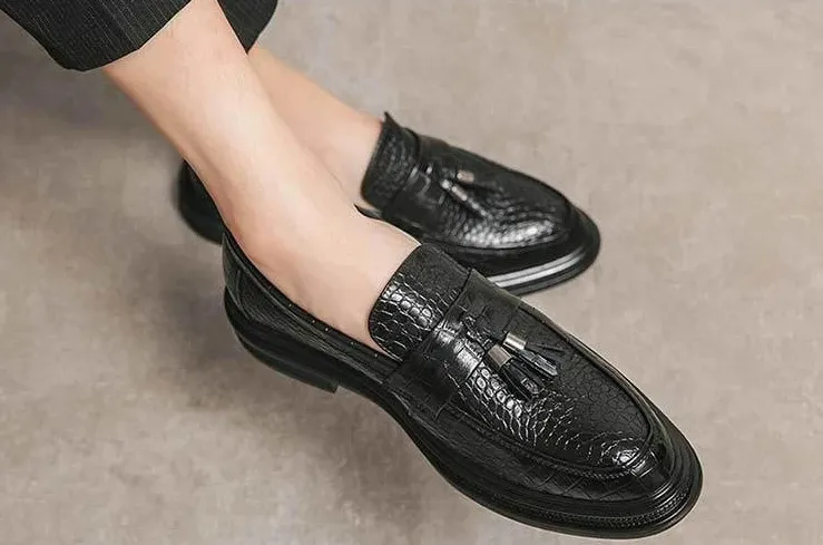 Mocassins souples à bout pointu, imprimé animal, chaussures en cuir pour hommes, chaussures décontractées rehaussantes avec pompons_voghion.com
