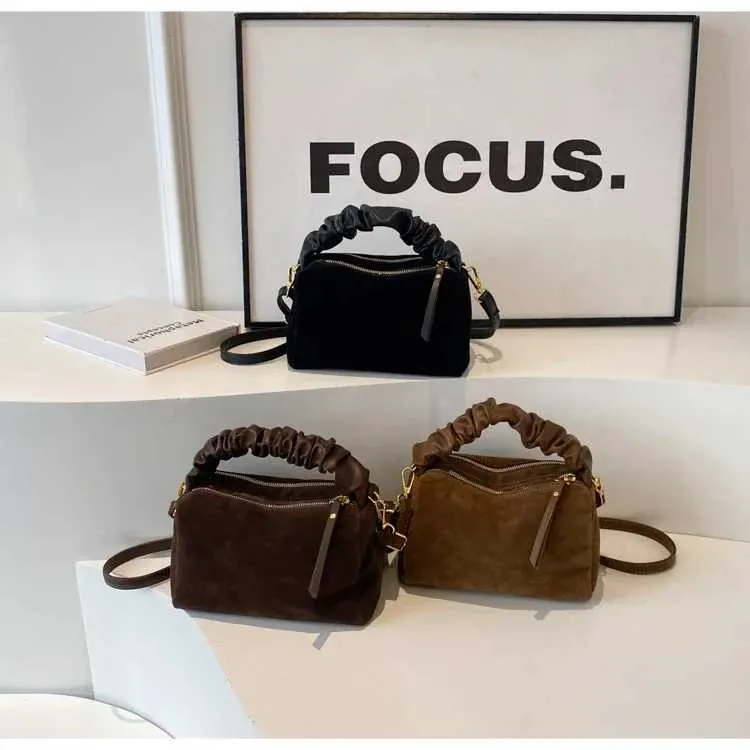 Modieuze schoudertas en crossbody tas met plooi voor dames_voghion.com