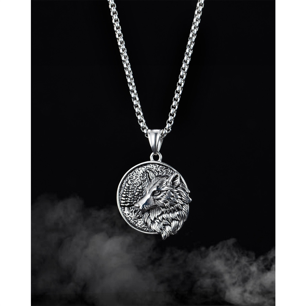 Collier personnalisé en acier titane avec tête de loup tendance_voghion.com