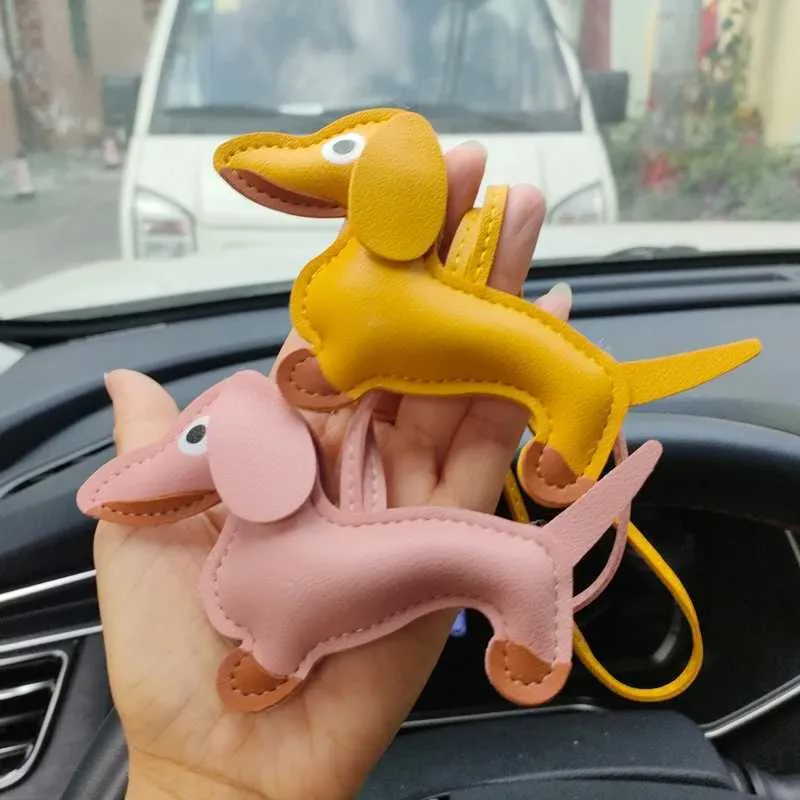 Fashion Car Sausage PU Leather Dog Keychain Womens Bag Pendant Jewelry Pavilion Keyring Keyholder Gift Y241121_voghion.com