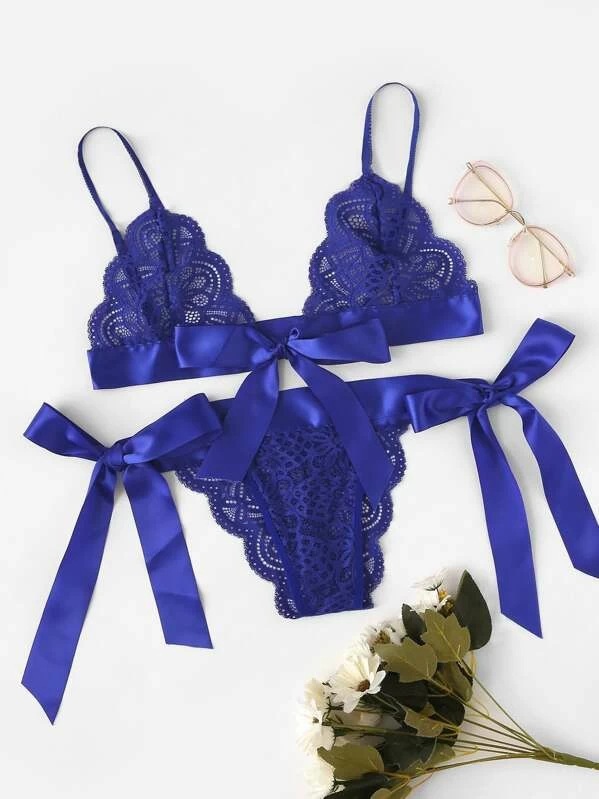 2024 New Style Zweiteiliger Cut-Out-Bikini Mode Sexy Spitzen-Krawatten-Dreipunkt-Dessous_voghion.com