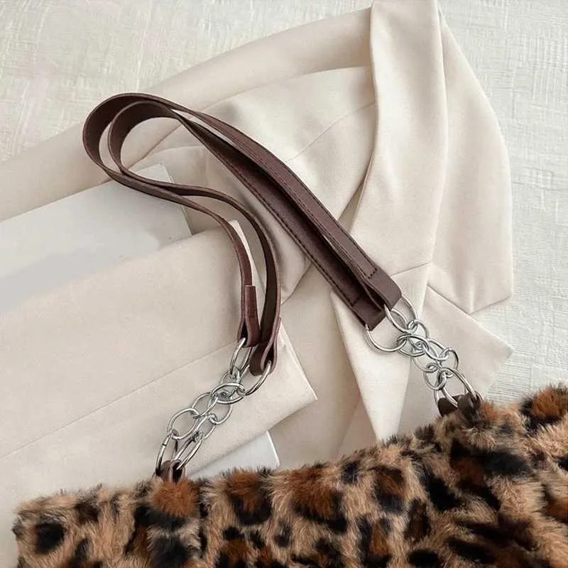 Designer Leopard Print Shoulder Bag Large Capacity Women Handbag_voghion.com