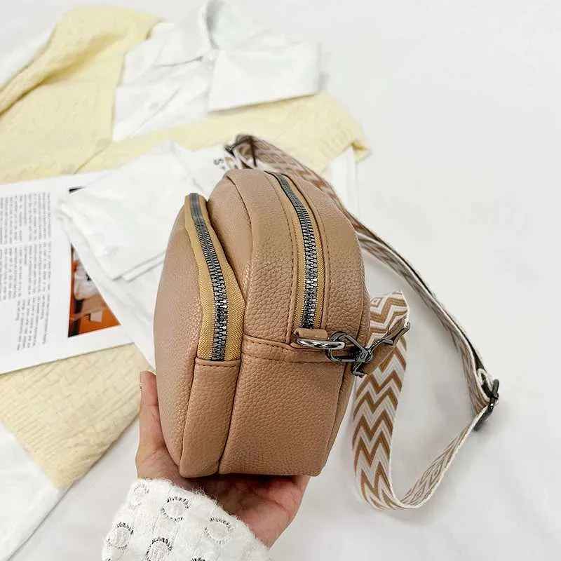 Stylish Women's Crossbody Shoulder Bag With Wide Strap And Pockets_voghion.com
