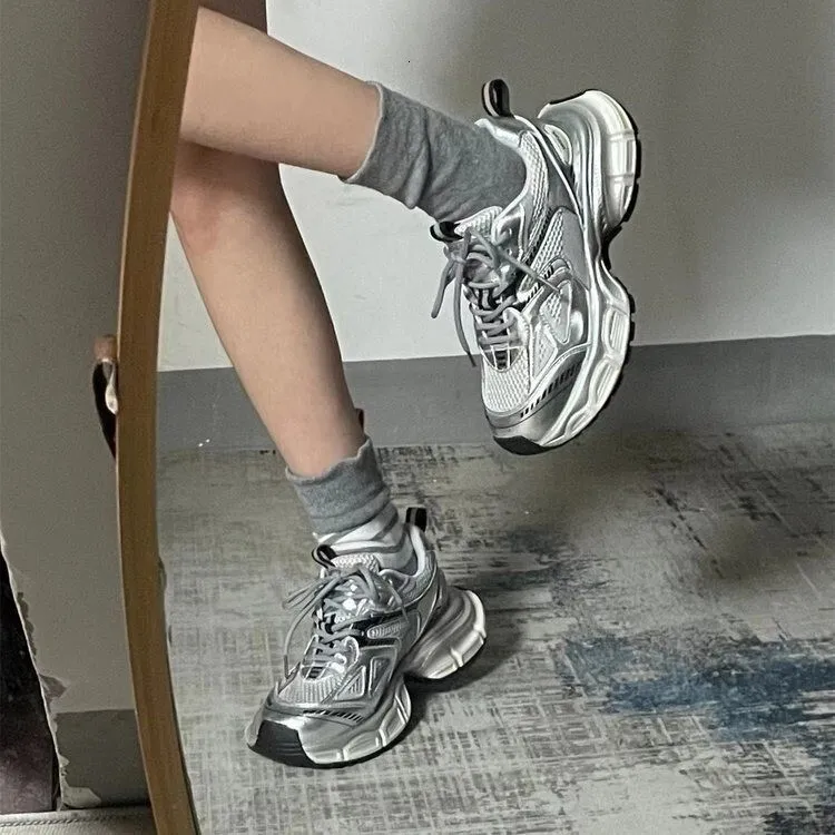 Dickbesohlte Dad 2023 Neue Herbst-Damenschuhe zeigen kleine Fußhöhe, Laufen, Freizeitsport_voghion.com