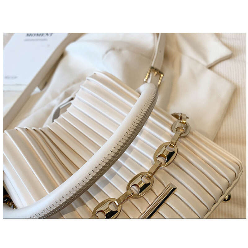 Geantă de mână Couture pentru femei, geantă portabilă pliată la modă nouă, design de nișă, umăr_voghion.com