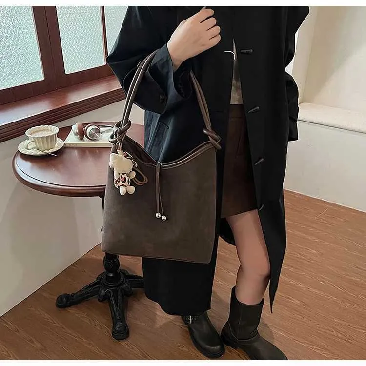 Sacs à main en daim tendance pour femmes, sacs à bandoulière solides de grande capacité, sacs à bandoulière décontractés pour femmes, polyvalents, doux, sous les bras_voghion.com