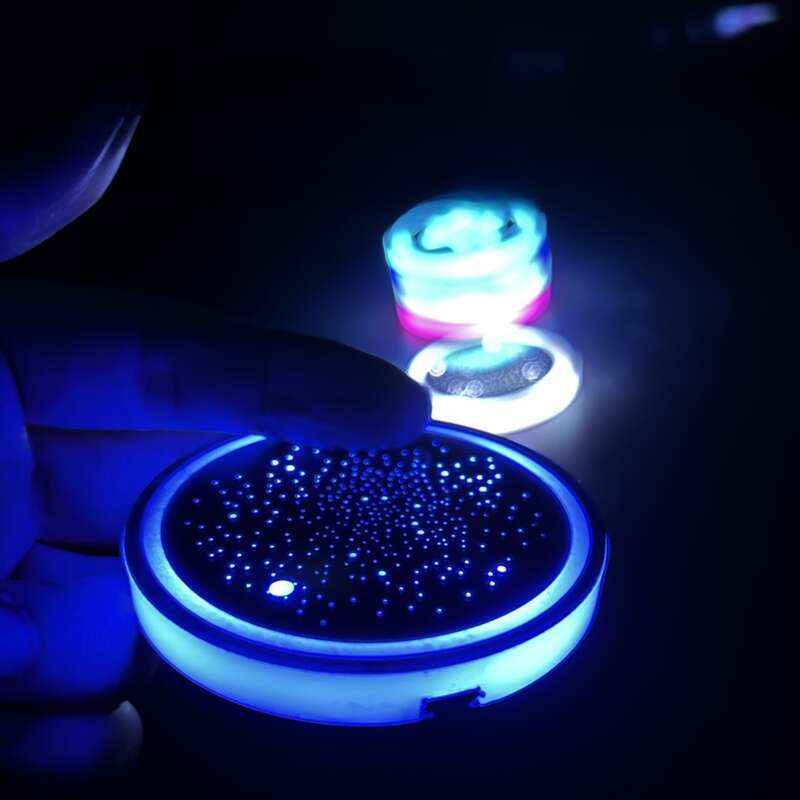 Tappetino luminoso per acqua a LED per auto Il modello può essere modificato con luce ambientale per slot per tazze per auto in acrilico Diametro 68 mm Sette_voghion.com