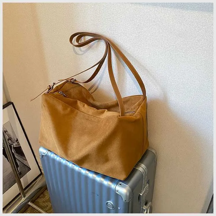 Camurça para mulheres bolsas sólidas grande capacidade crossbody bolsas femininas casuais bolsa de ombro macia pacotes de armazenamento de viagem C241212_voghion.com