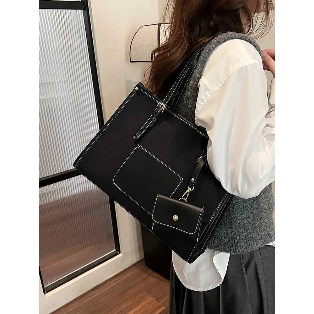 Large Capacity Women Suede Shoulder Bag Versatile Commuter Handbag_voghion.com