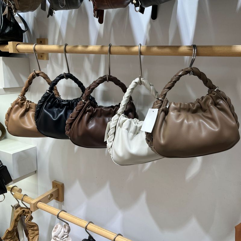 Start up Fashion Trend: Handgewebte Tasche mit einer Schulter, einfarbig, vielseitige Plissee-Tasche, lässig, stylisch,_voghion.com