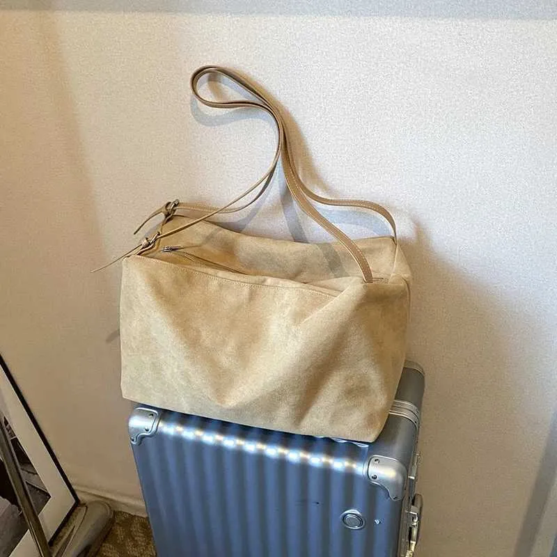 Camurça para mulheres bolsas sólidas grande capacidade crossbody bolsas femininas casuais bolsa de ombro macia pacotes de armazenamento de viagem C241212_voghion.com