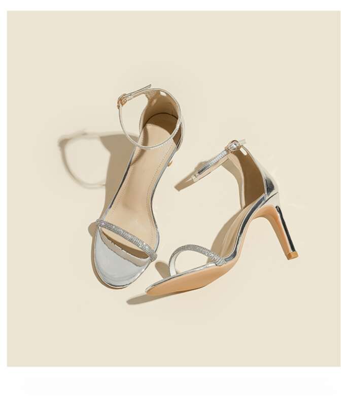 Scarpe col tacco alto con cinturino singolo in argento, primavera ed estate 2025, temperamento e versatilità._voghion.com