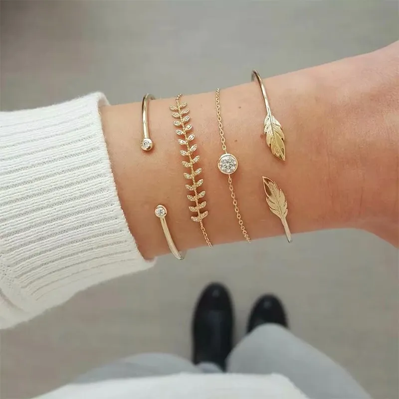 Braccialetto 4 pezzi/set Boho Geometrico Catena a maglie Bracciale Set per le donne Crstal Foglia Aperto Polsino Femminile Boho Gioielli_voghion.com