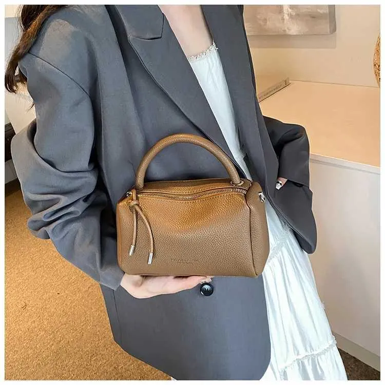 Textured Women Handbag Large Capacity Versatile Soft Shoulder Bag_voghion.com