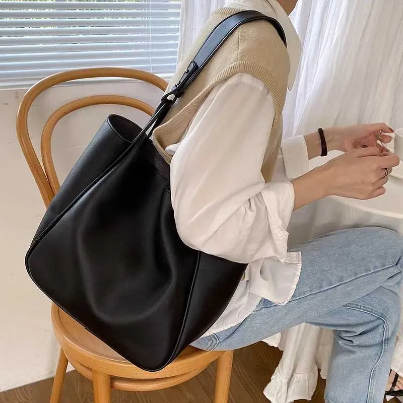 2024 Trend Große Kapazität Weibliche Schulter Tasche Hohe Qualität Leder Einfache Designer Frau Handtasche PurseC241031_voghion.com