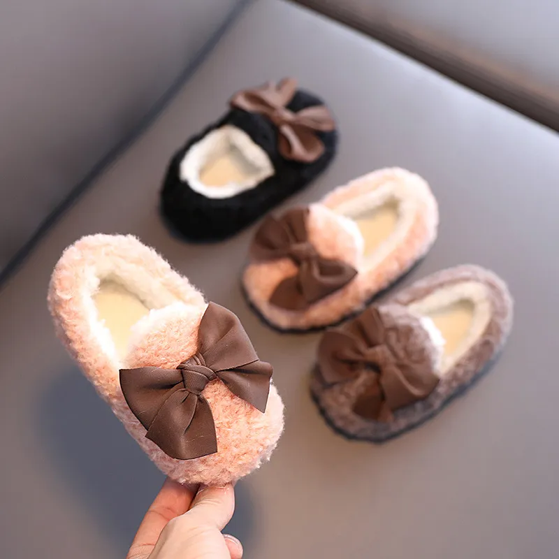 Tyttöjen talviset isot rusetit söpöt solmiot vauvan taaperon rento littlesprouts lasten slip-on-tasapohjaiset lapset puuvillapehmustetut lämpimät turkiskengät vauvalle_voghion.com