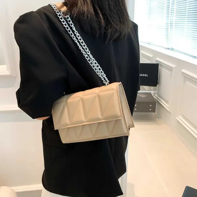 Kleine quadratische Tasche mit Achselketten-Motiv, stilvolle Umhängetasche mit einem Schulterriemen, Ba241216C241217_voghion.com