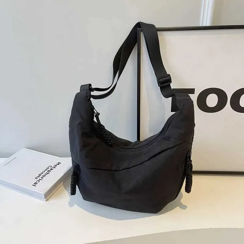 Sac à bandoulière en nylon 2024 pour femme, nouvelle collection été, grande capacité, design polyvalent et de niche, messager Ba241103_voghion.com