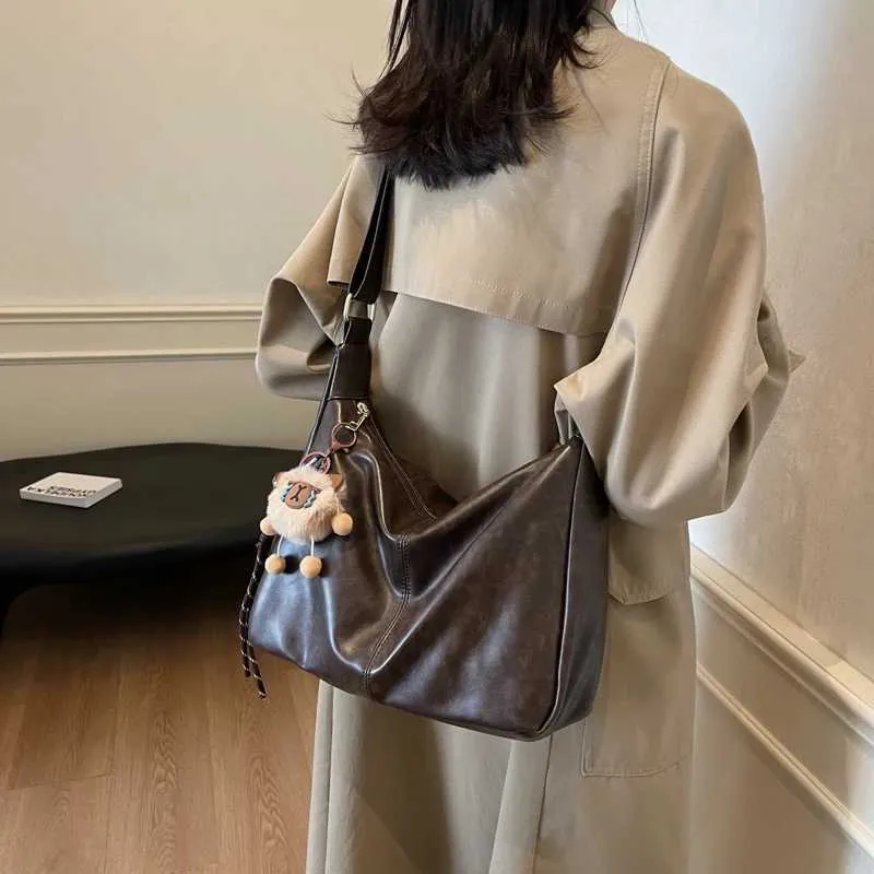 Modieuze dames schoudertas en crossbody tas voor herfst winter_voghion.com