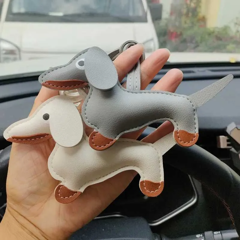 Fashion Car Sausage PU Leather Dog Keychain Womens Bag Pendant Jewelry Pavilion Keyring Keyholder Gift Y241121_voghion.com