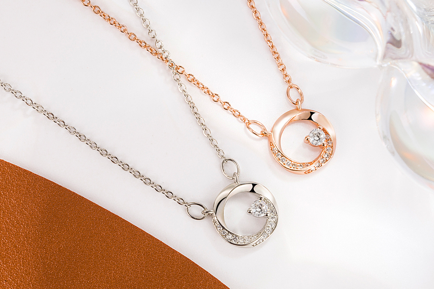 Pendentif bague Mobius, édition coréenne légère, Design élégant et Unique, collier d'amour haut de gamme, cadeau de Festival pour femmes_voghion.com