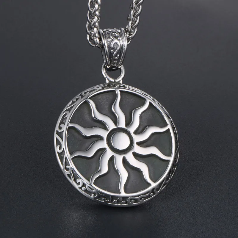 Collier pendentif punk vintage couleur argent tournesol collier pour hommes fête d'anniversaire bijoux de mode cadeau tendance pendentif_voghion.com