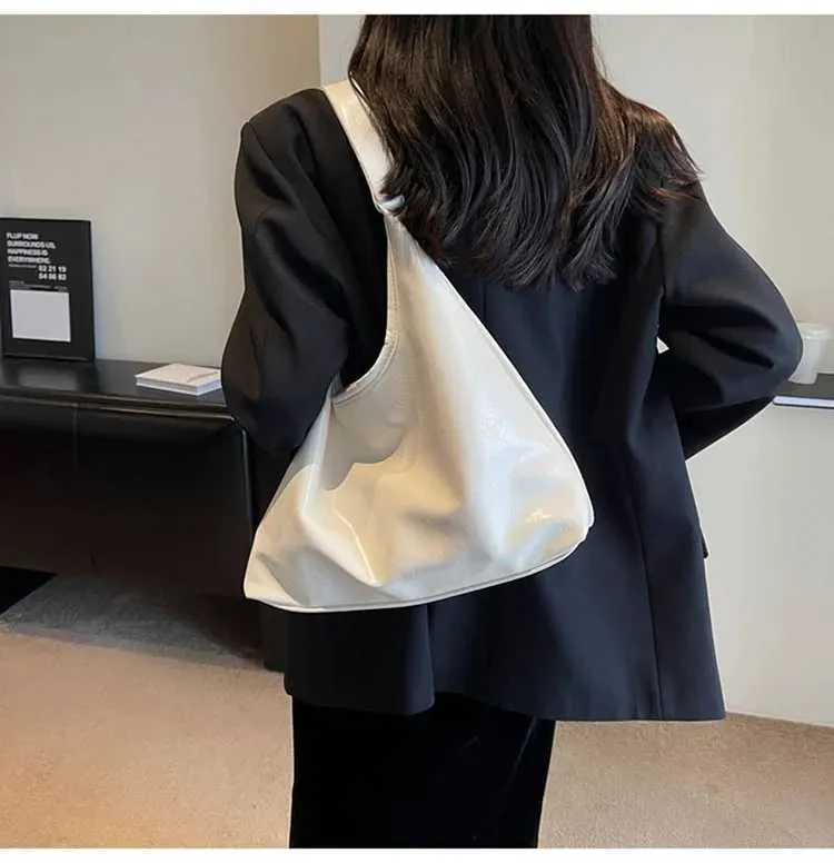 Borsa rossa di grande capacità per le donne 2024 Nuova trama retrò Borsa a tracolla singola Moda Versatile Casual Donna_voghion.com